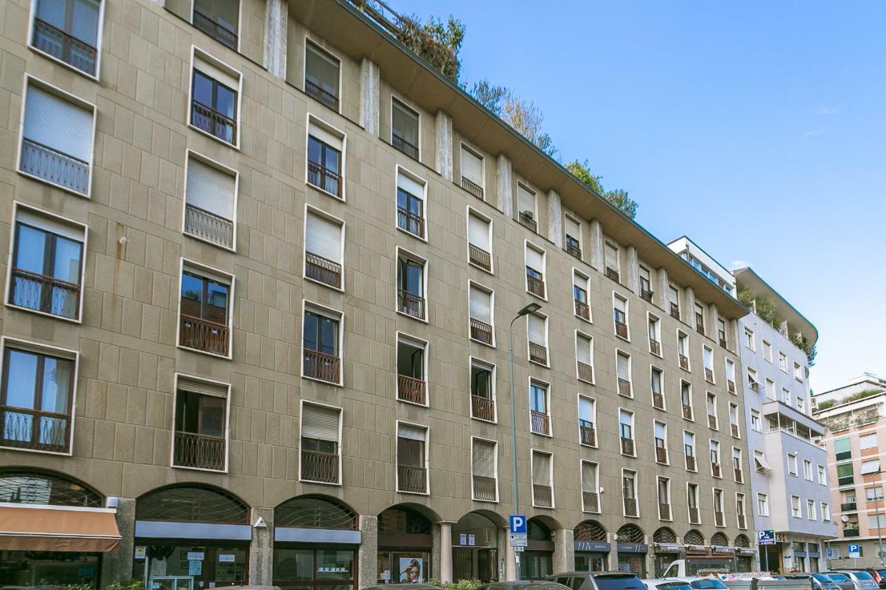 Central Station Elegant Flat Milan